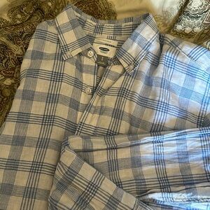Half linen/half cotton plaid men’s shirt.